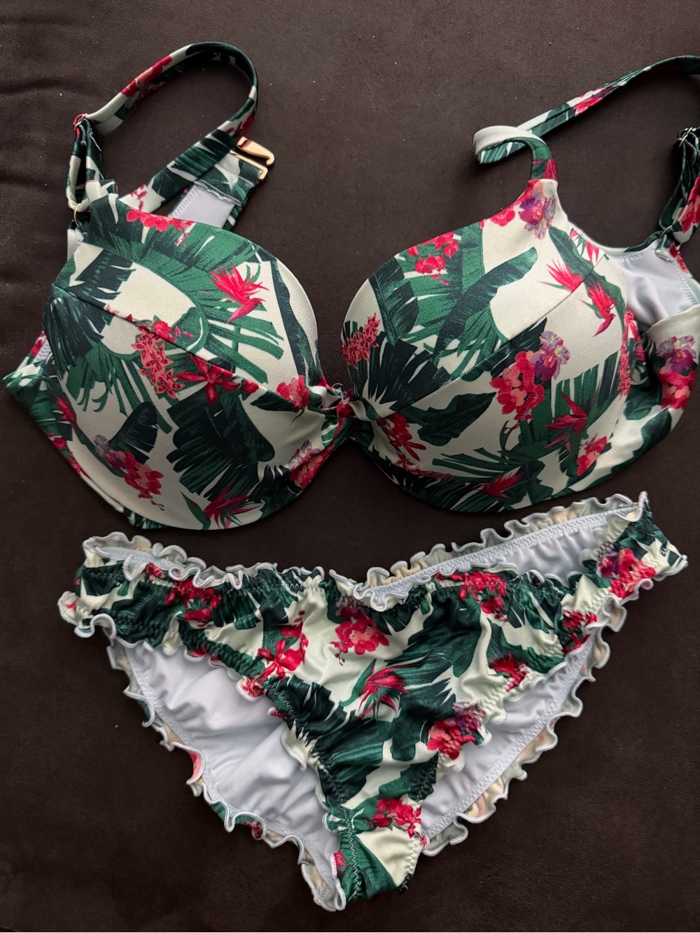NWOT Victoria’s Secret Green Tropical Bikini Set